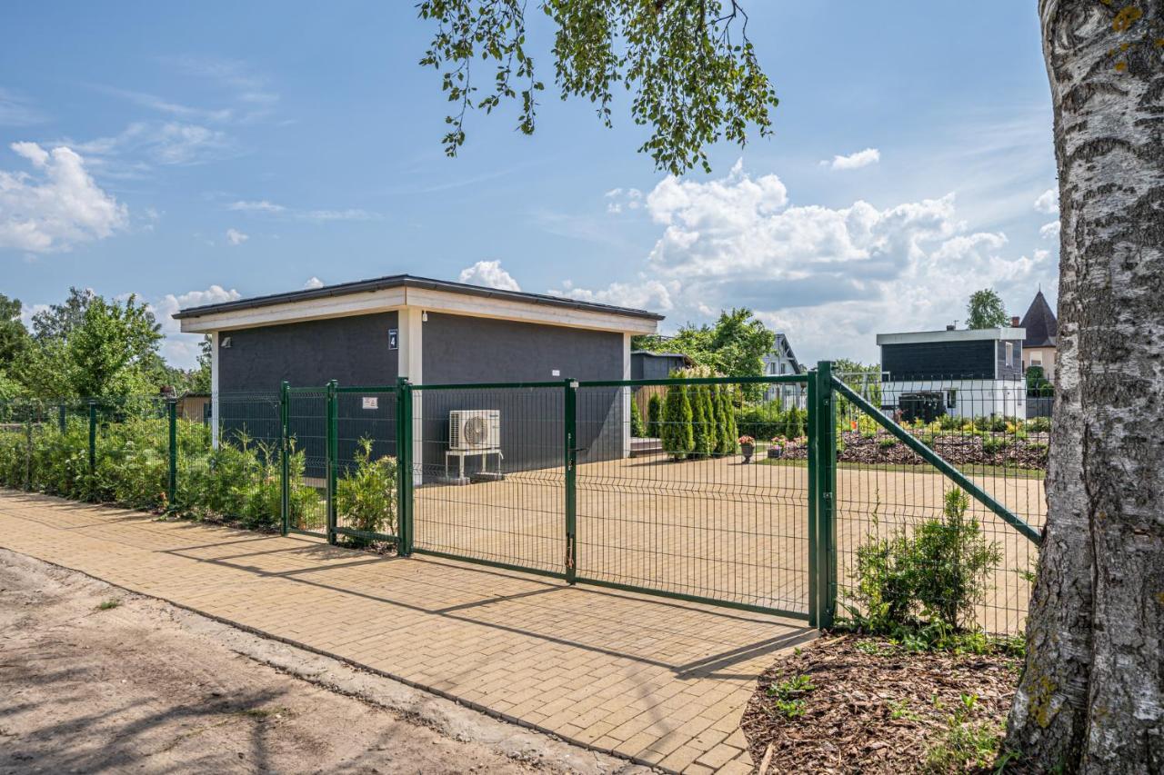 Villa Family Garden House With Free Private Parking & Playground Riga Exterior foto