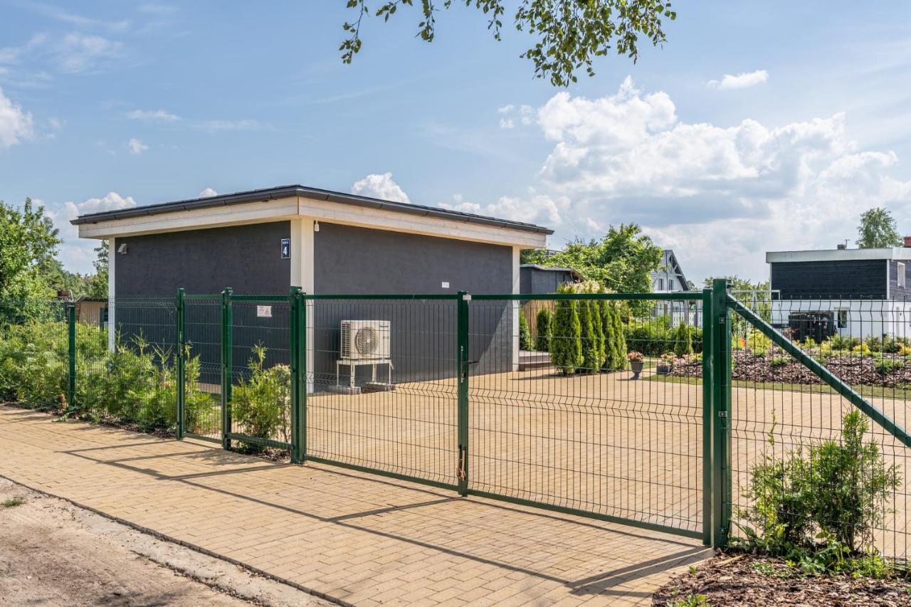 Villa Family Garden House With Free Private Parking & Playground Riga Exterior foto